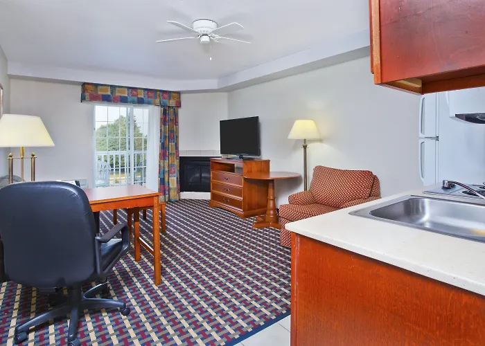 Holiday Inn Express Hotel & Suites Petoskey By Ihg